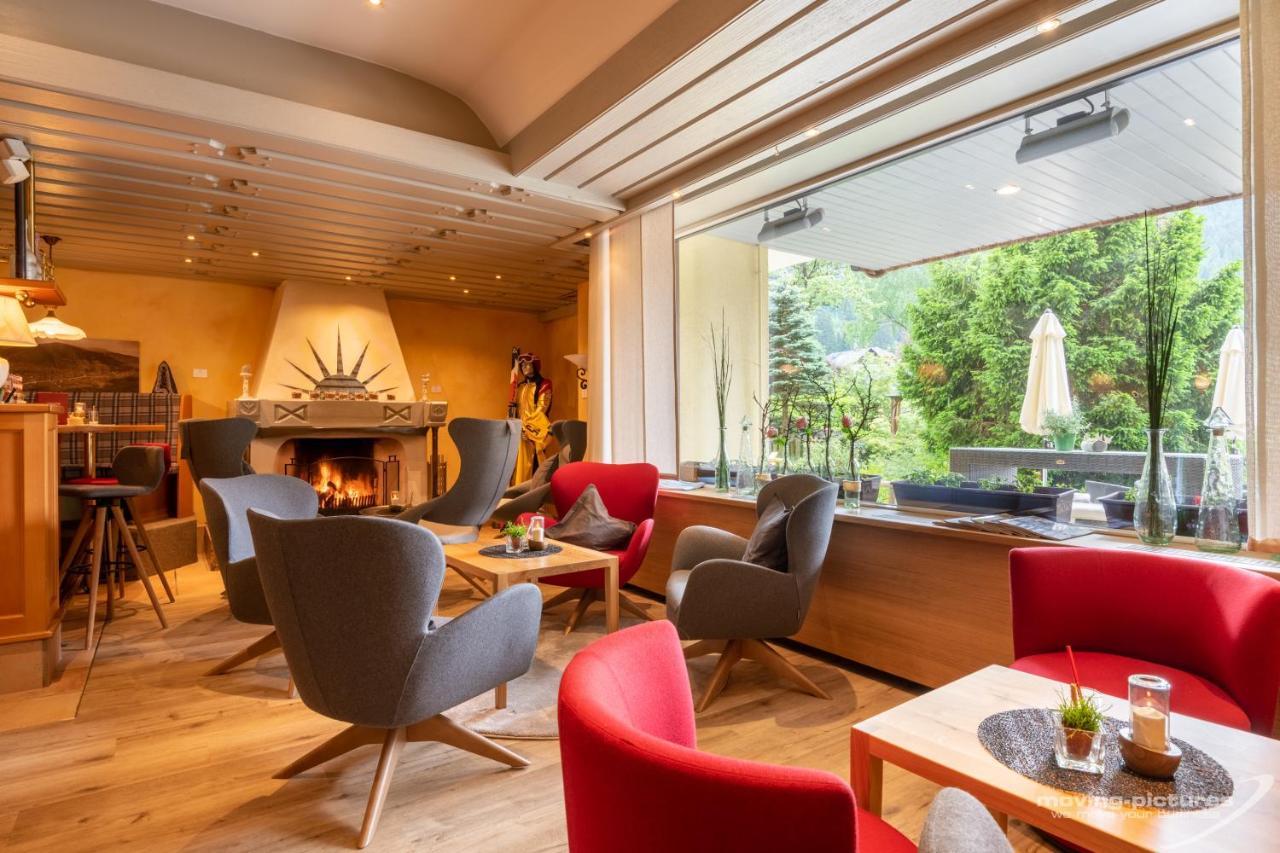 Family & Sporthotel Kaerntnerhof 巴德小基希海姆 外观 照片