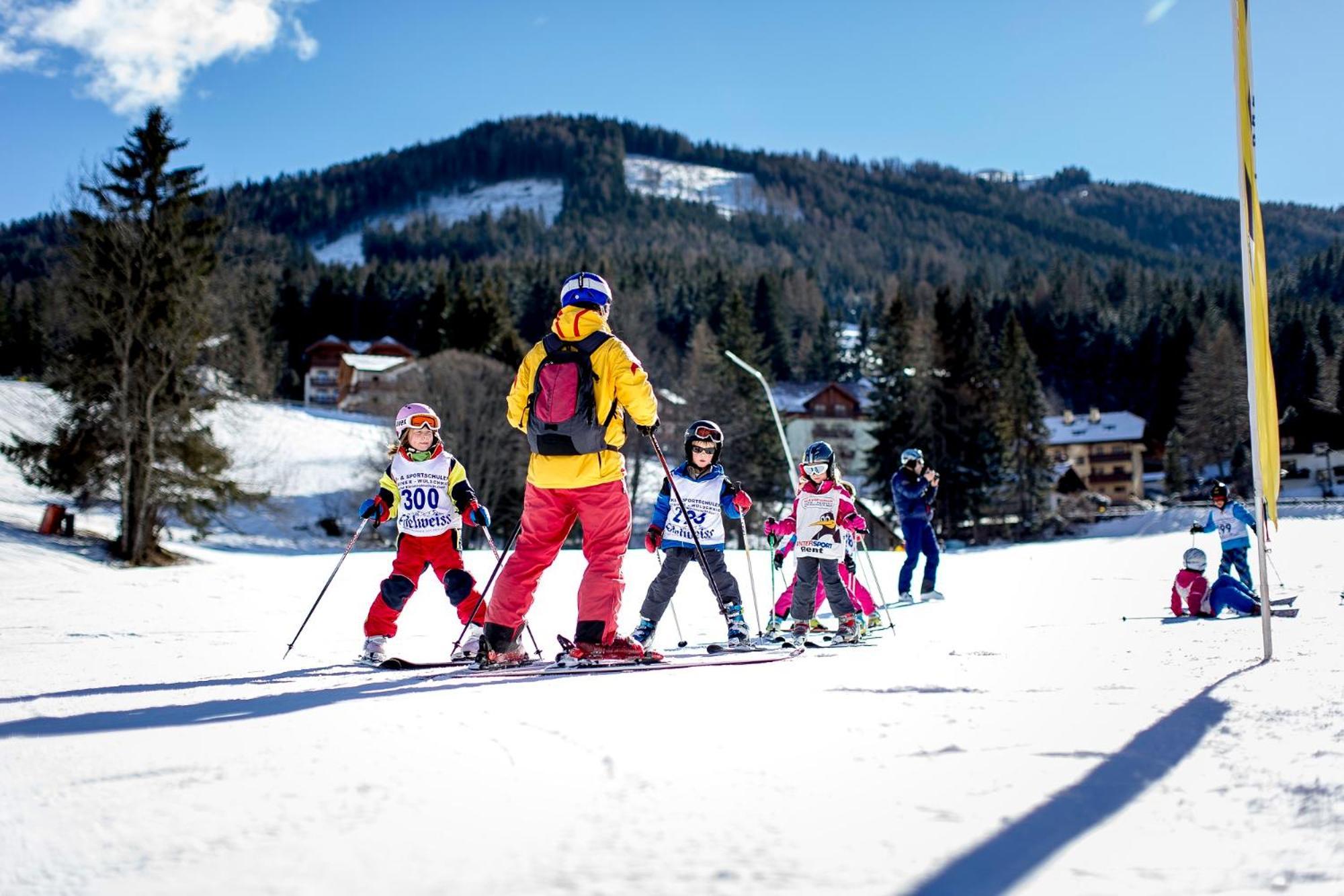 Family & Sporthotel Kaerntnerhof 巴德小基希海姆 外观 照片