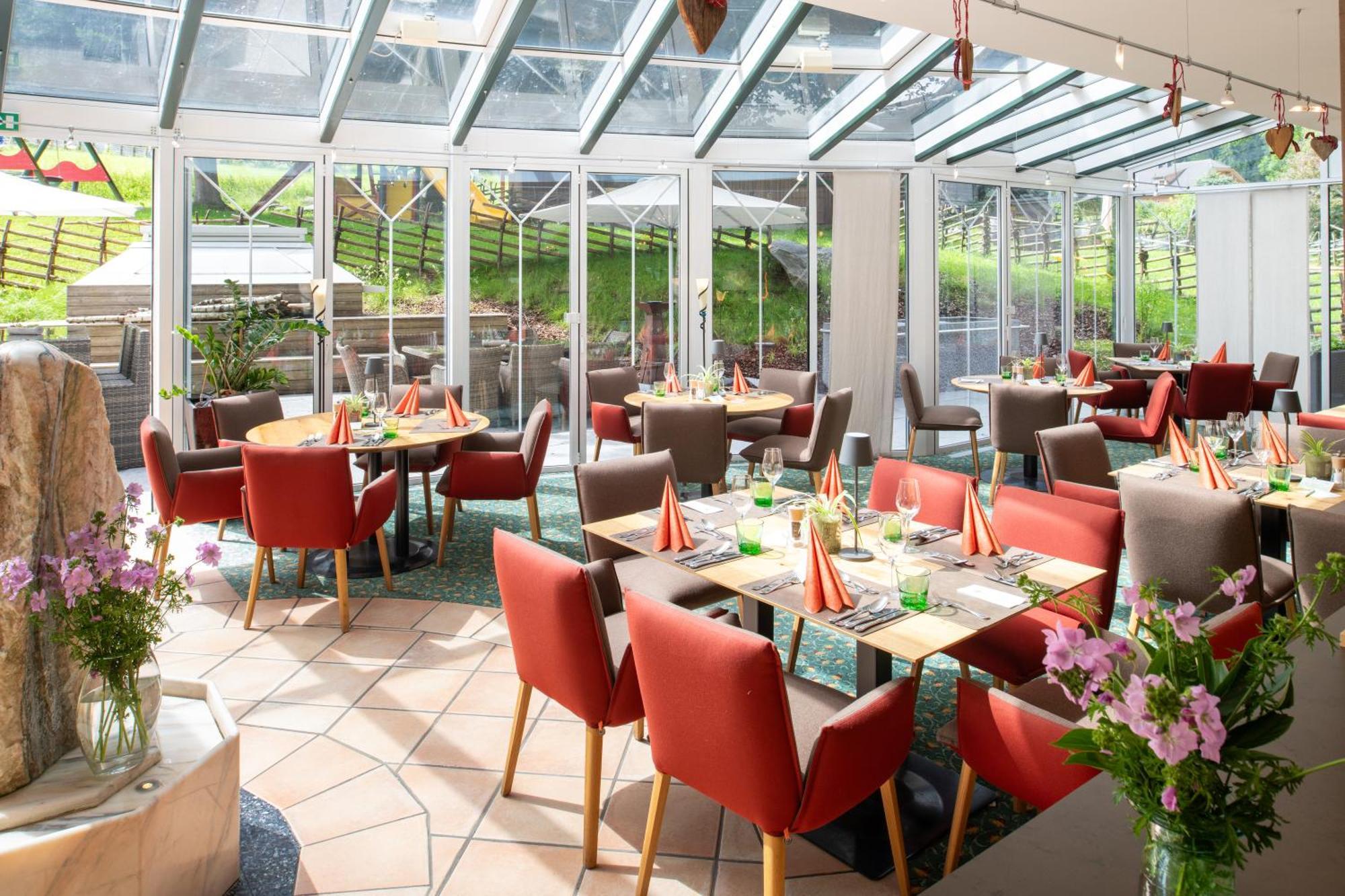 Family & Sporthotel Kaerntnerhof 巴德小基希海姆 外观 照片