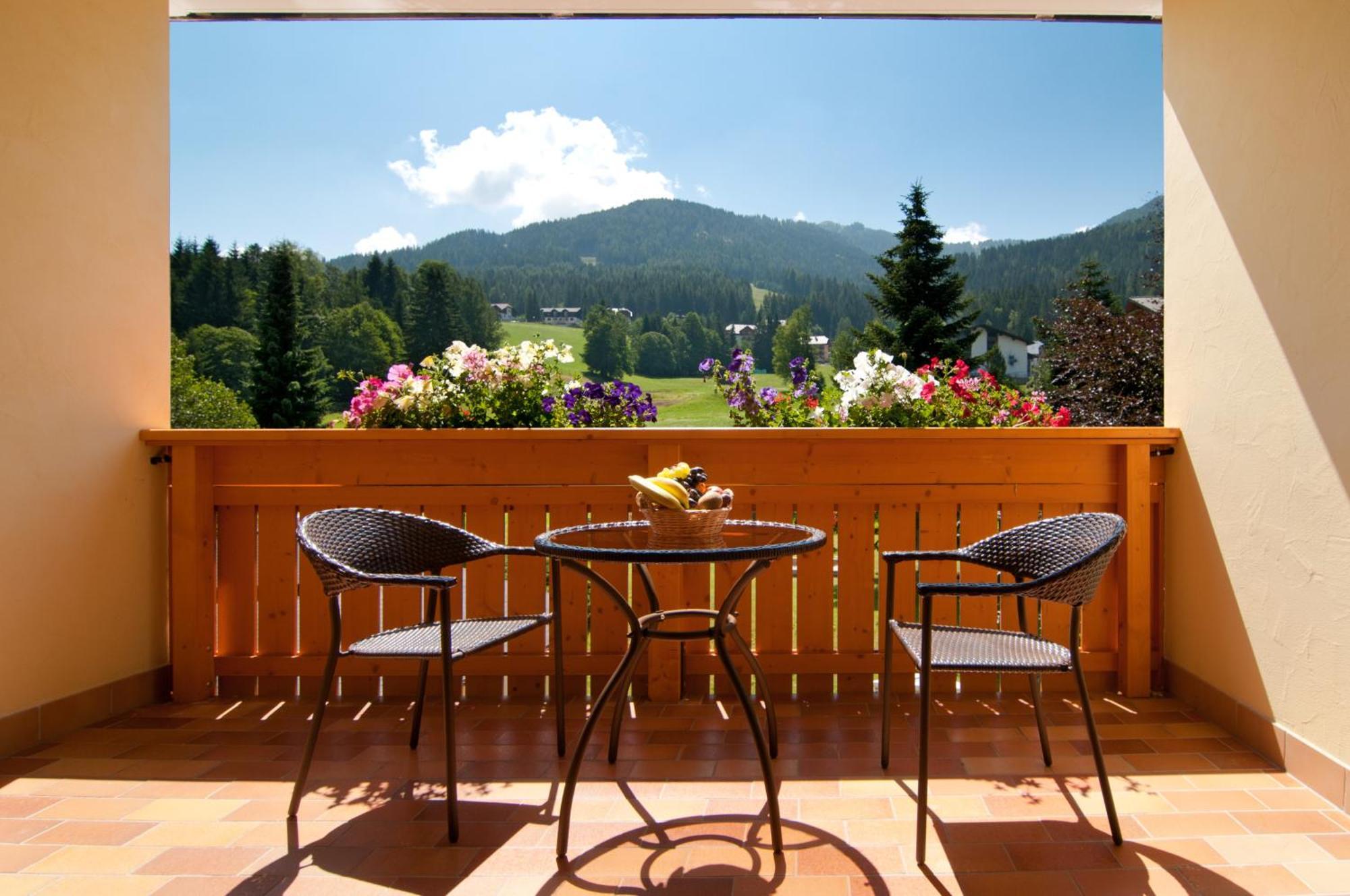 Family & Sporthotel Kaerntnerhof 巴德小基希海姆 外观 照片