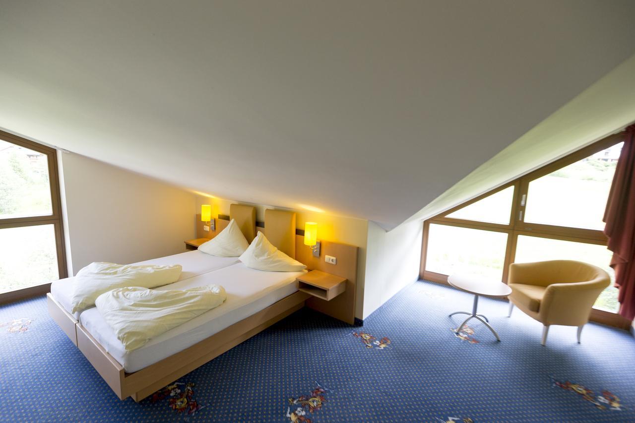Family & Sporthotel Kaerntnerhof 巴德小基希海姆 外观 照片