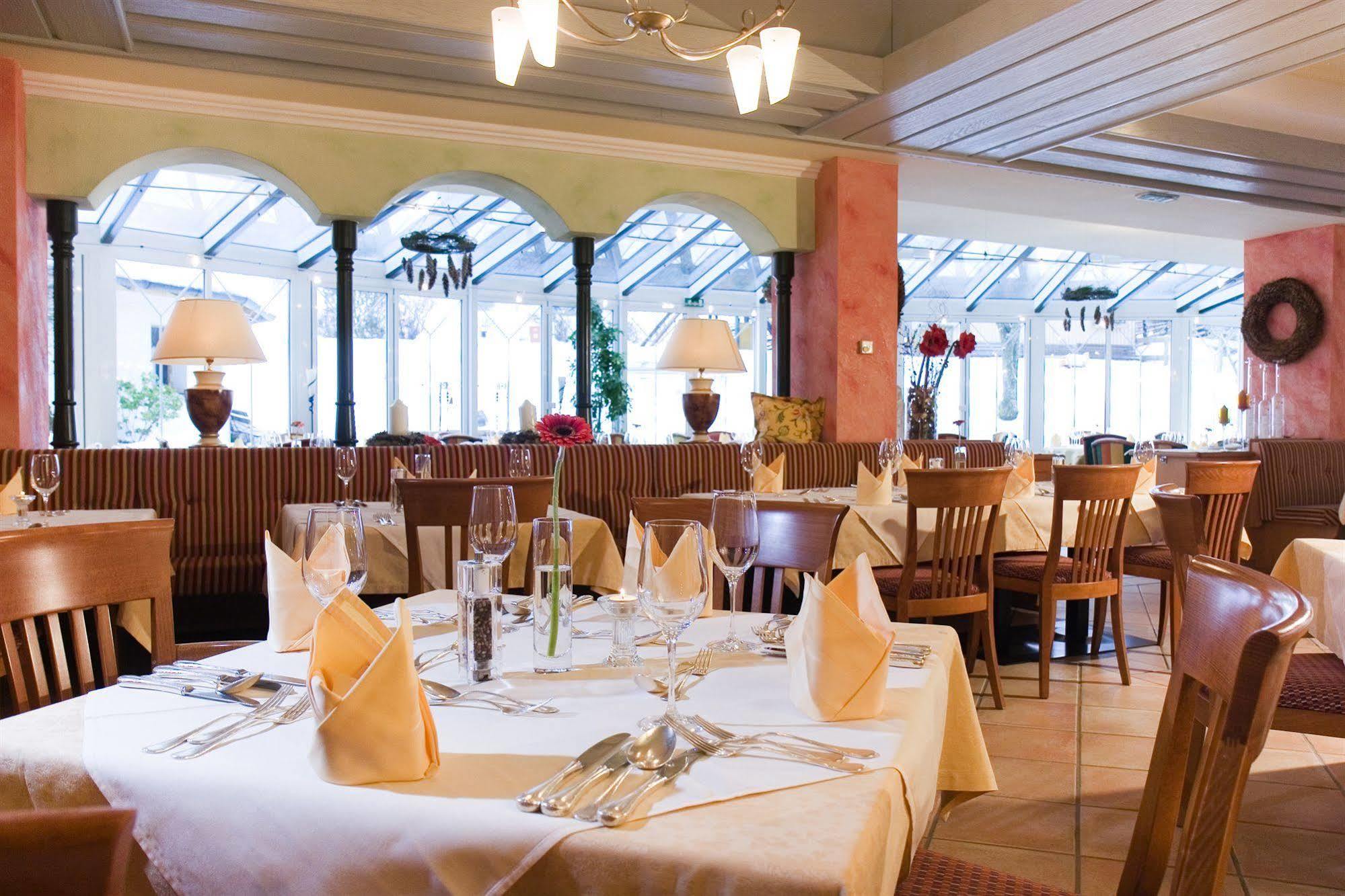 Family & Sporthotel Kaerntnerhof 巴德小基希海姆 外观 照片