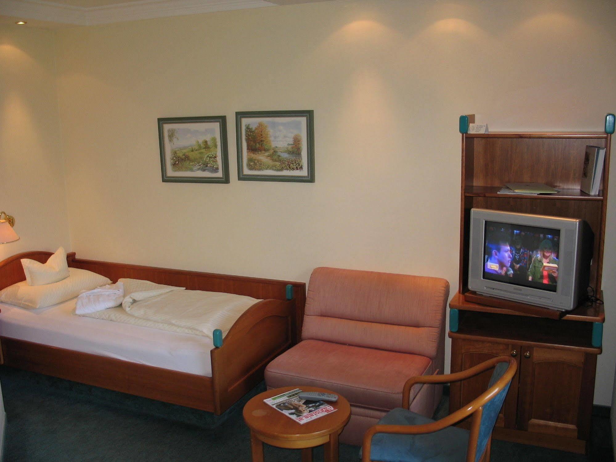 Family & Sporthotel Kaerntnerhof 巴德小基希海姆 外观 照片